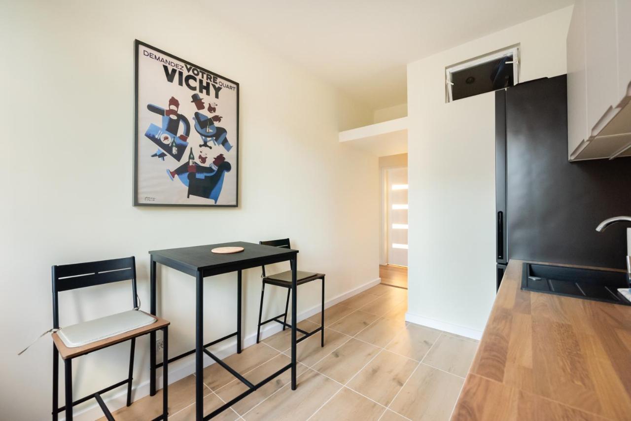 Ochota Sunny Apartment Varşovia Exterior foto