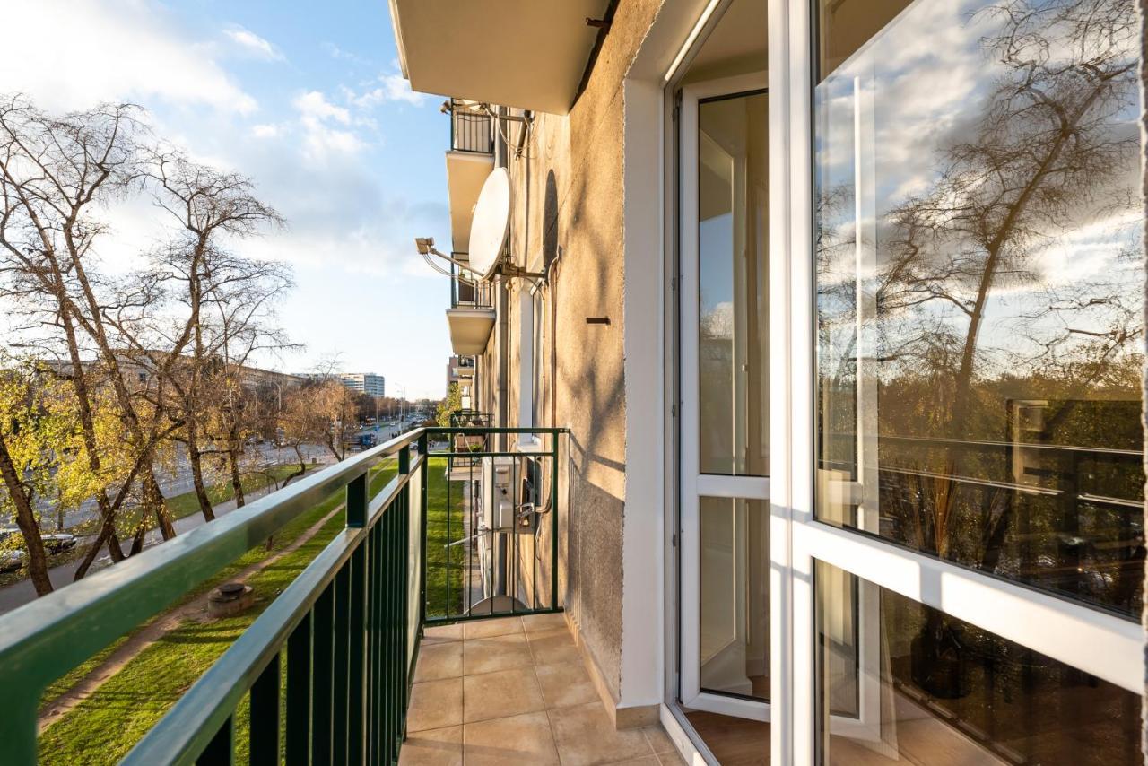 Ochota Sunny Apartment Varşovia Exterior foto