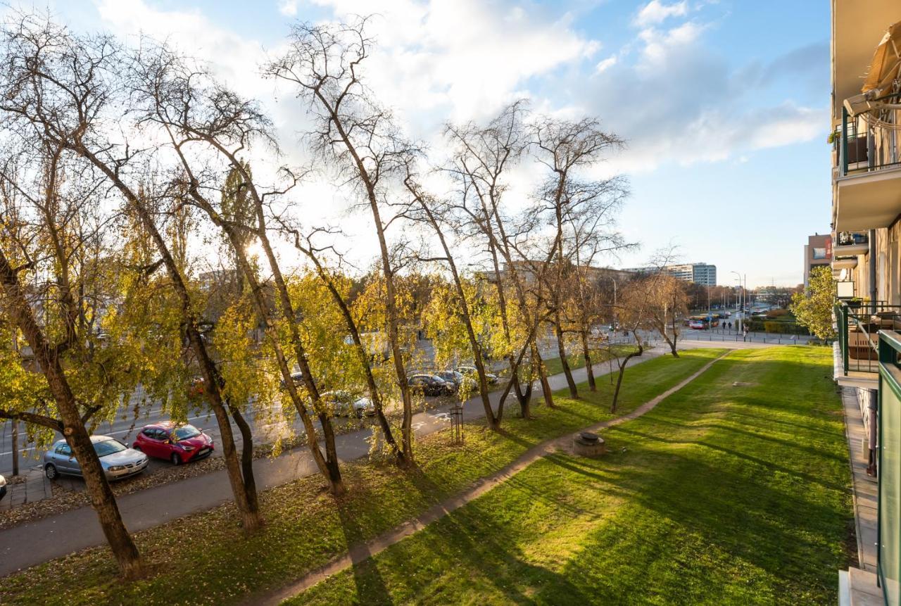 Ochota Sunny Apartment Varşovia Exterior foto
